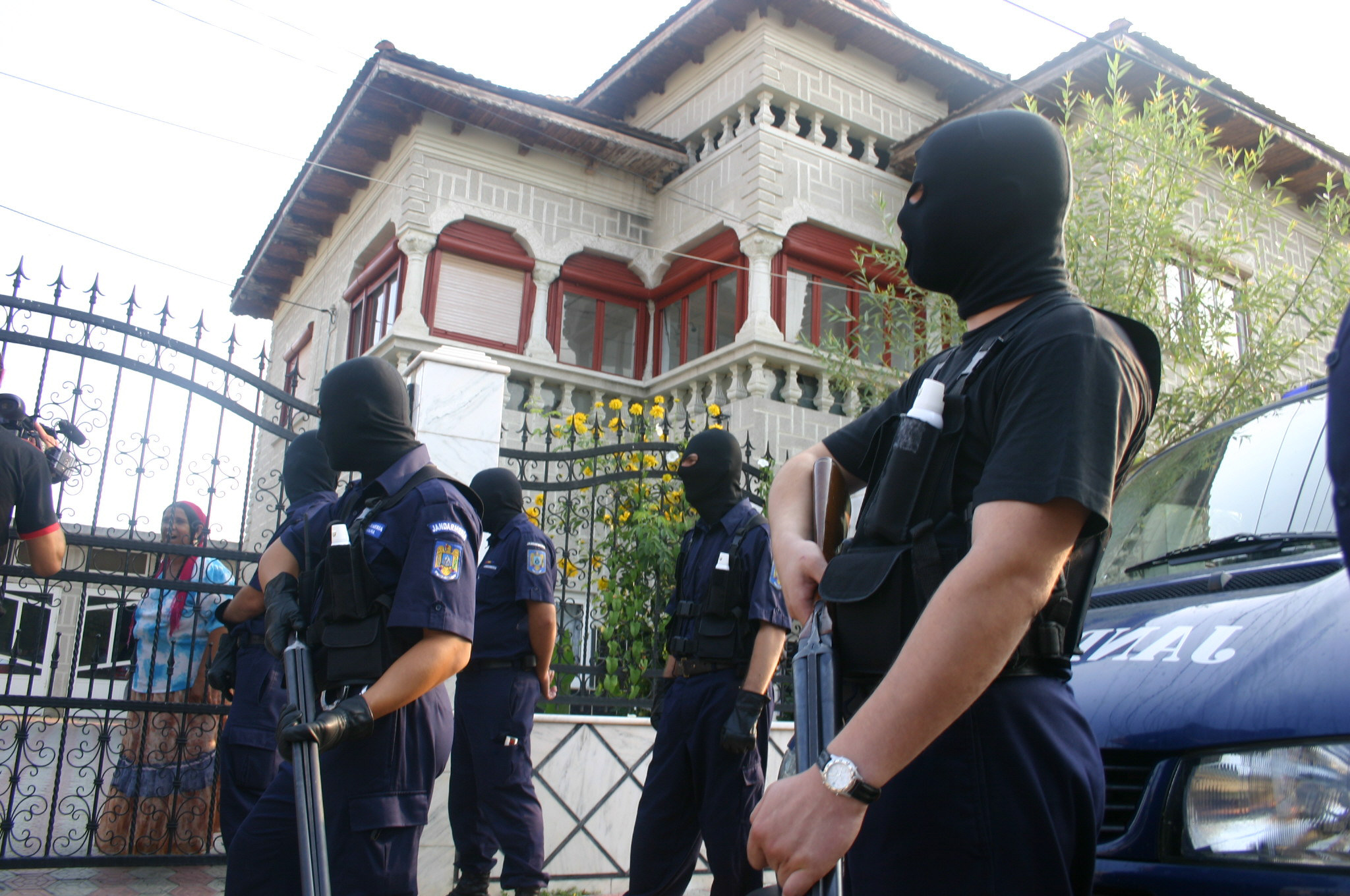 Strehaia mascati si un palat - Jurnalul Olteniei – Știri din Craiova și Oltenia