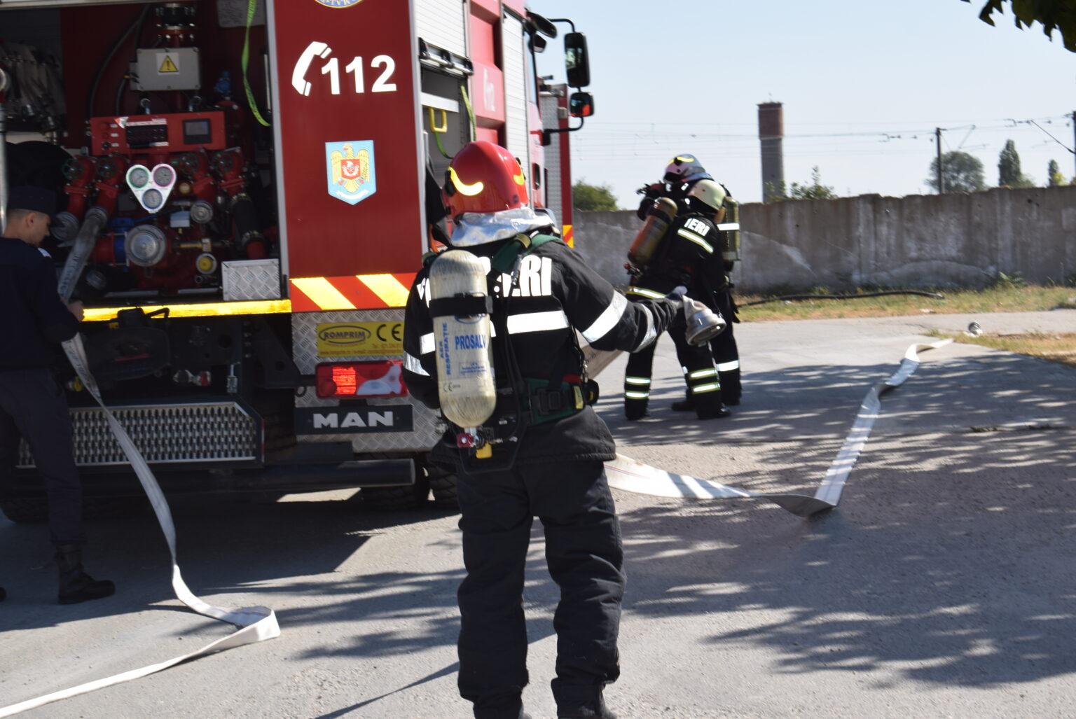 pompieri-incendiu-foc-interventie-2 - Jurnalul Olteniei – Știri din Craiova și Oltenia