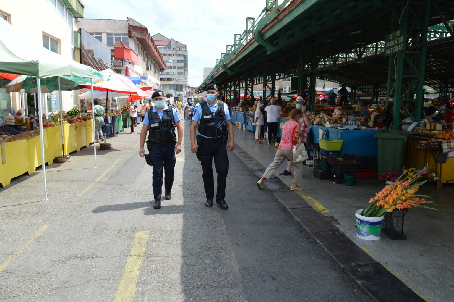 jandarmi in piata - Jurnalul Olteniei – Știri din Craiova și Oltenia