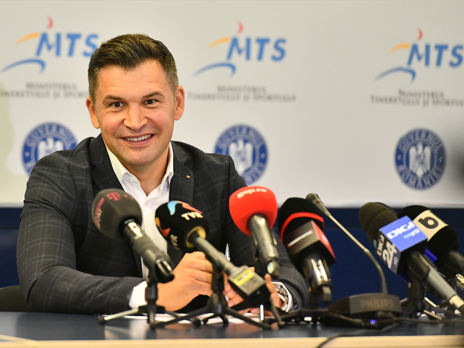 CONFERINTA DE PRESA MINISTRUL TINERETULUI SI SPORTULUI (23.09.2020) - Jurnalul Olteniei – Știri din Craiova și Oltenia