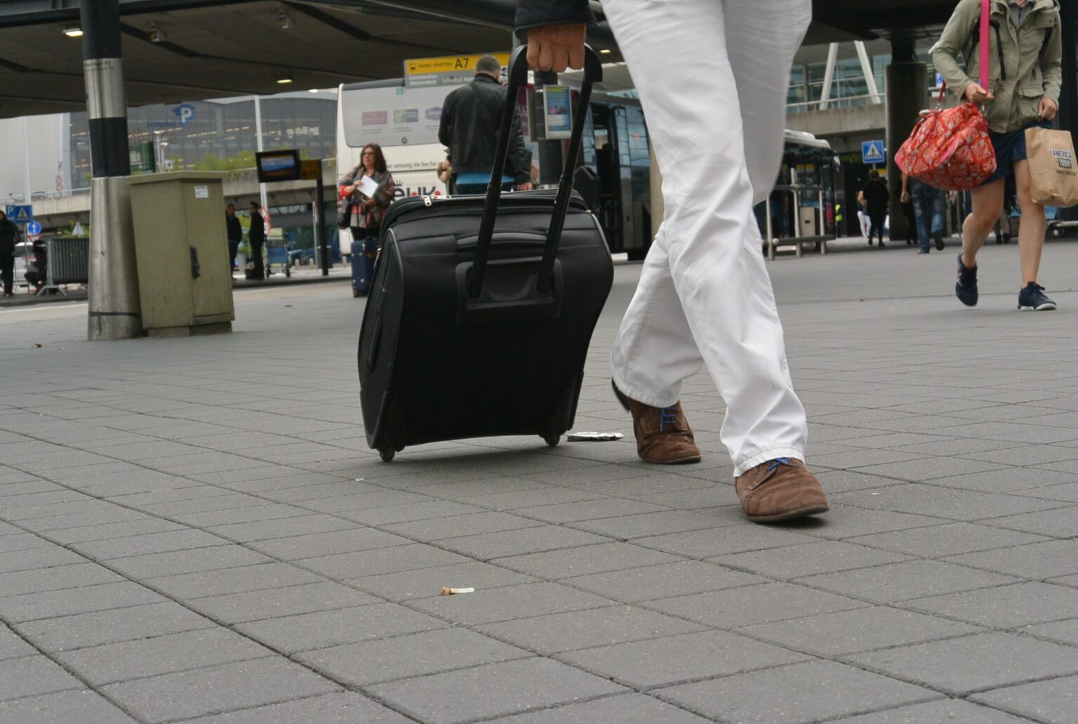 bagaje-in-aeroport-Amsterdam - Jurnalul Olteniei – Știri din Craiova și Oltenia