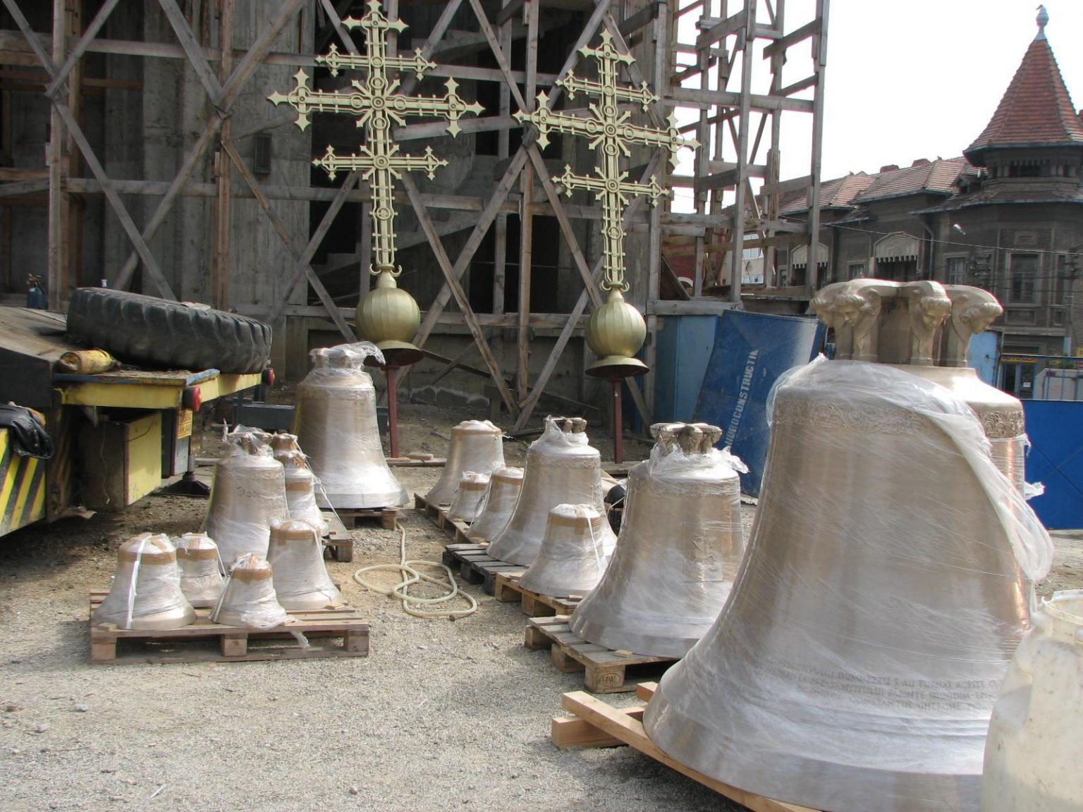 clopote de biserici atractia hotilor - Jurnalul Olteniei – Știri din Craiova și Oltenia