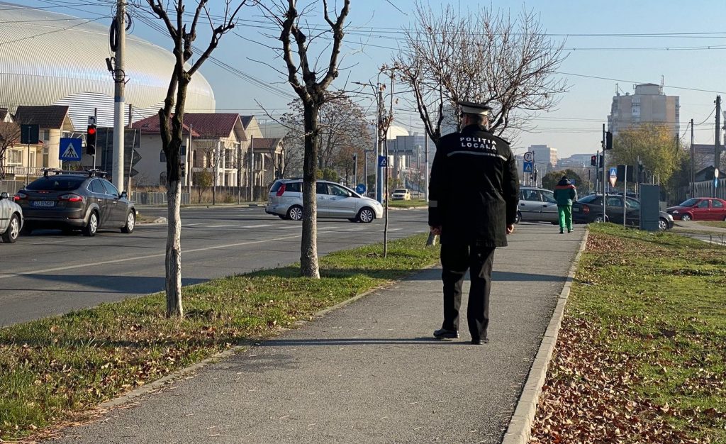 Consilierilor locali din Craiova li se propune modificarea Regulamentului privind condițiile de desfășurare a activităţilor de vulcanizare/service auto/spălătorie auto din Bănie. Mai exact, este vorba despre felul în care agenții economici urmează să fie sancționați dacă nu au un acord de funcționare. 