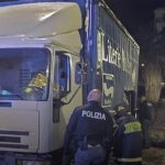 Italia: Un șofer român, la pas de moarte, după ce tirul său a luat foc