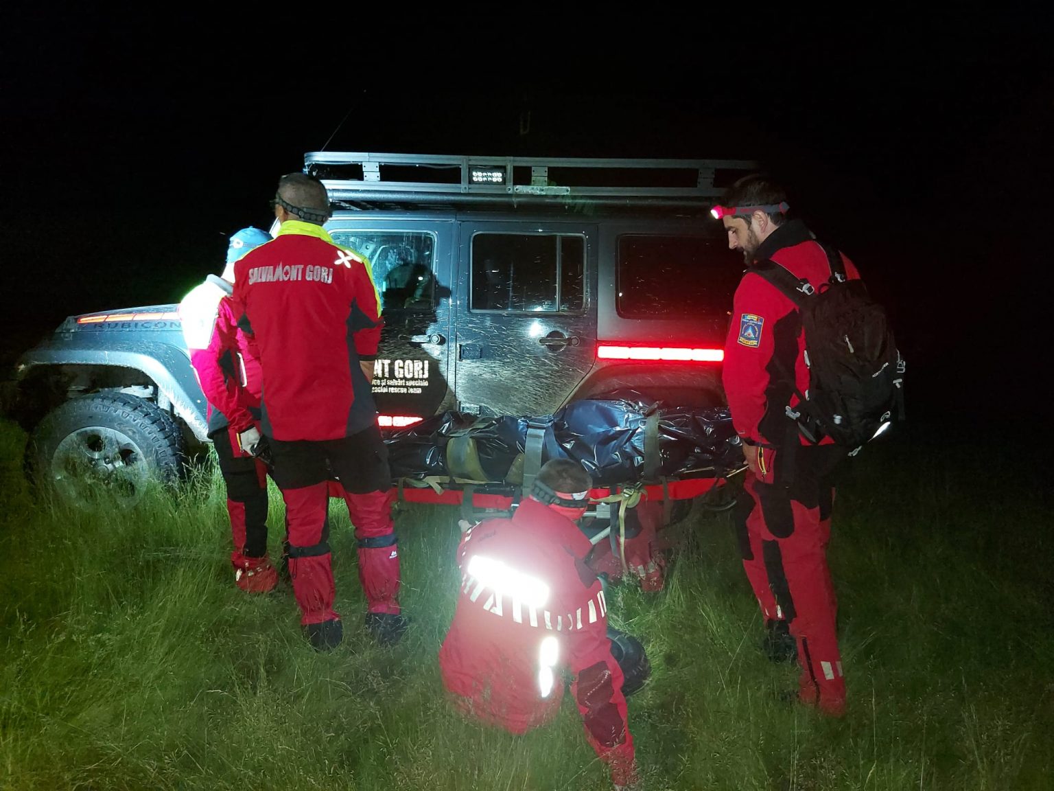 salvamont-actiune-salvare-cioban - Jurnalul Olteniei – Știri din Craiova și Oltenia