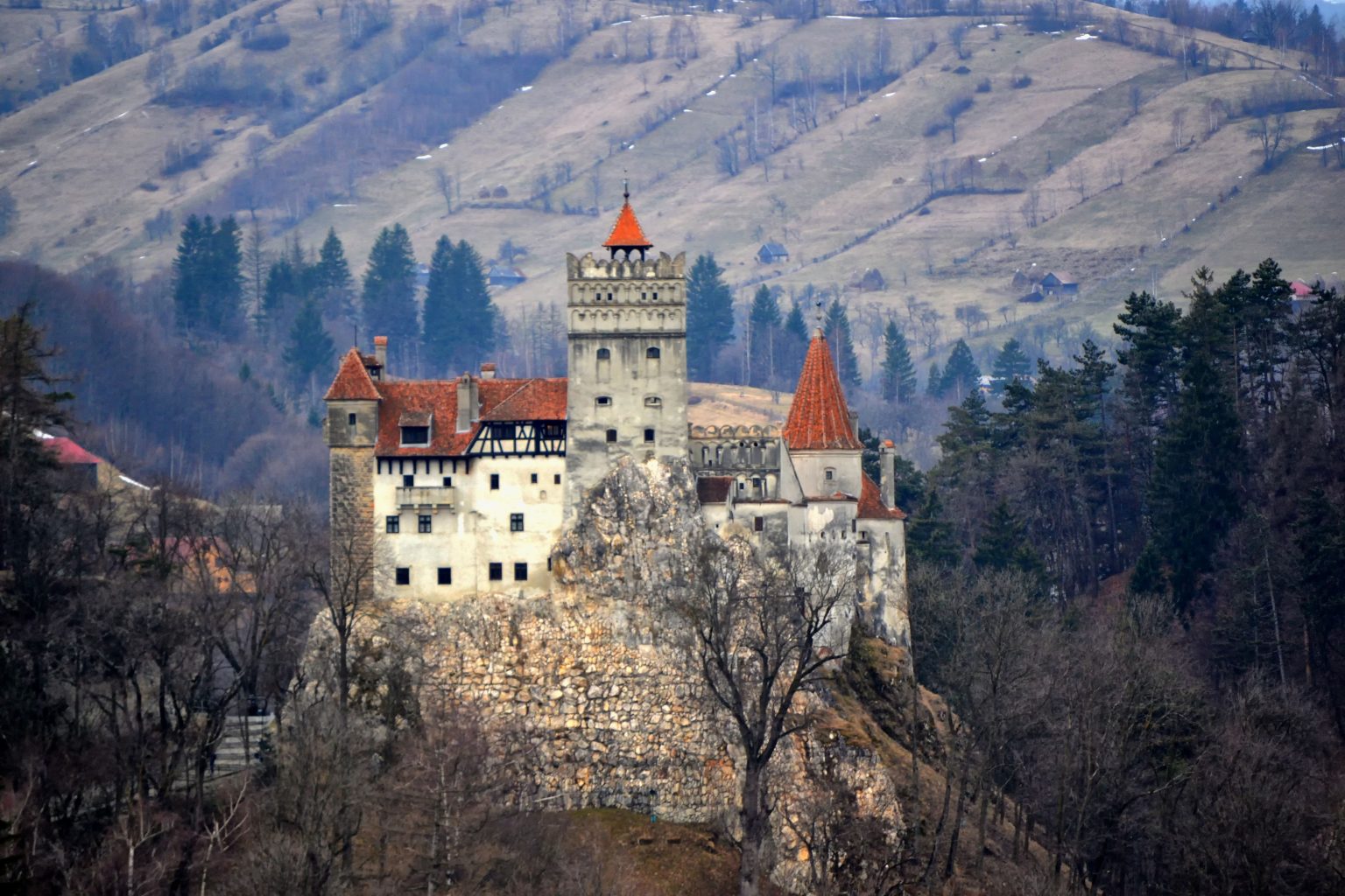 Castelul_Bran_-_panoramio - Jurnalul Olteniei – Știri din Craiova și Oltenia