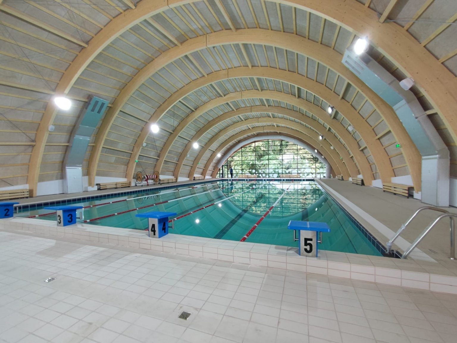 Bazinul de Înot tg jiu