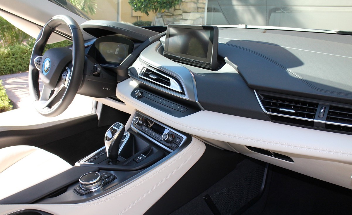 bmw-1899976_1280 - Jurnalul Olteniei – Știri din Craiova și Oltenia