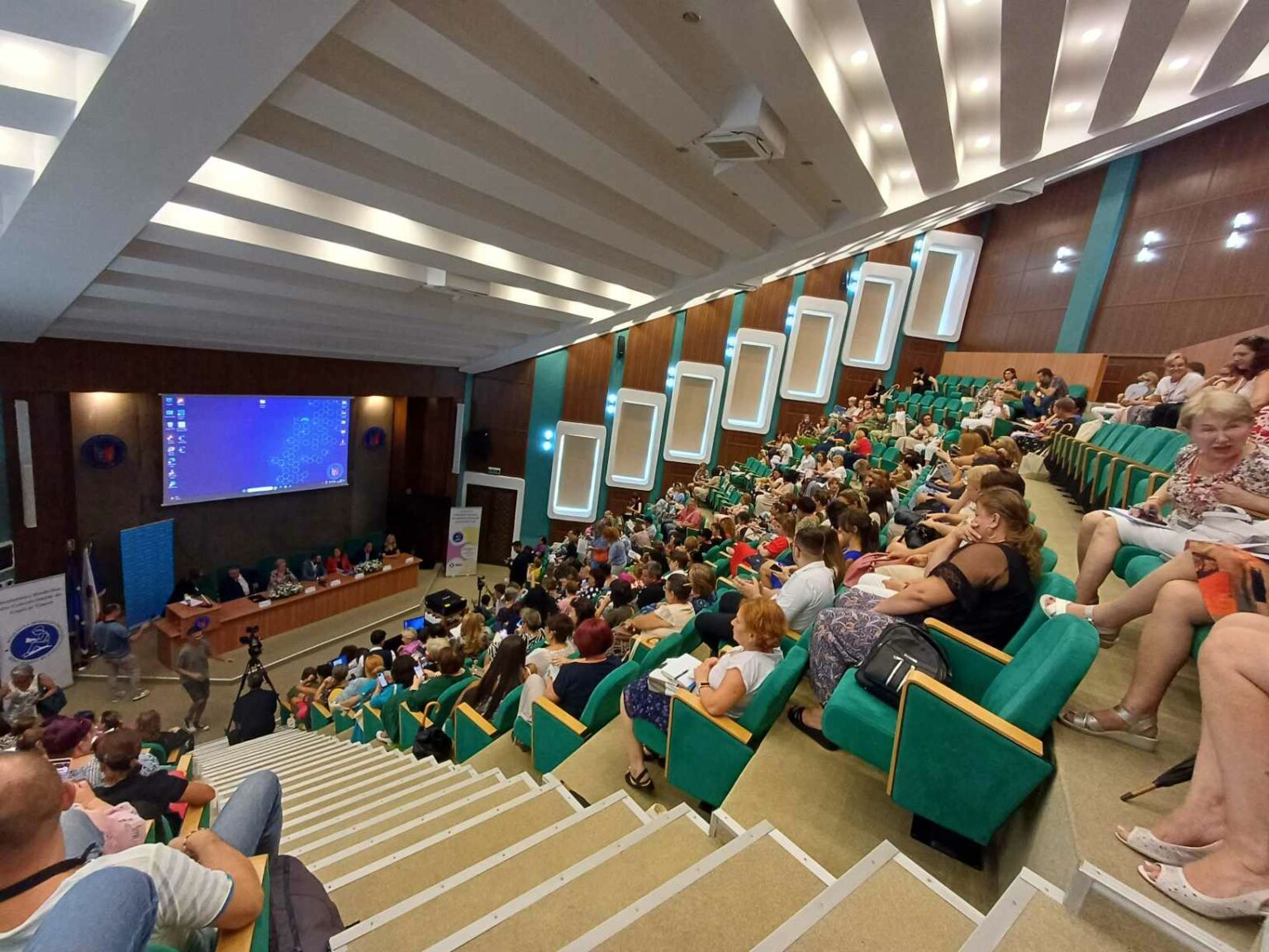 Cea de-a XIII-a ediție a Congresului de Medicină școlară și universitară a început, la Craiova - Jurnalul Olteniei – Știri din Craiova și Oltenia