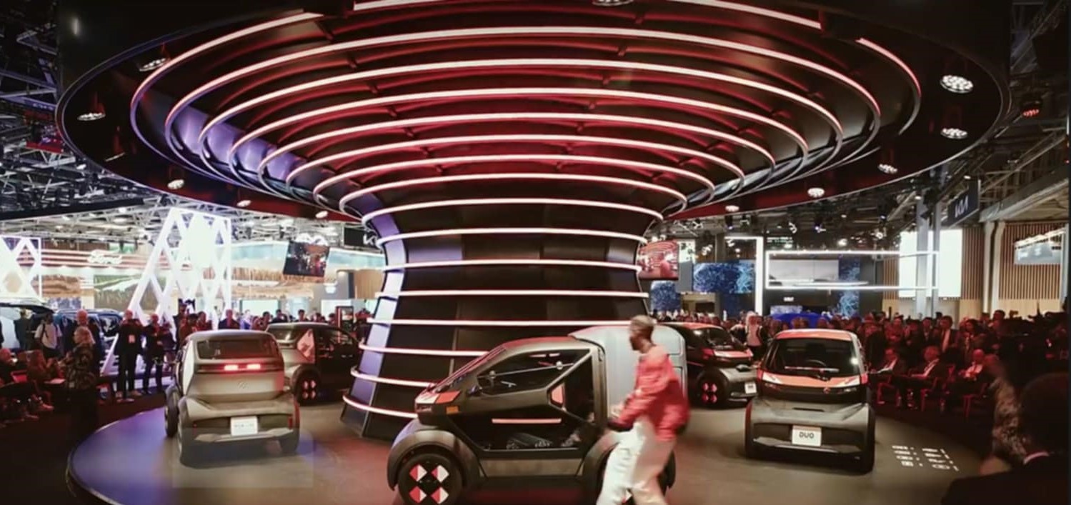 Foto: Captura video/ Facebook/Mondial de l’Auto - Paris - Jurnalul Olteniei – Știri din Craiova și Oltenia Foto: Captura video/ Facebook/Mondial de l’Auto - Paris