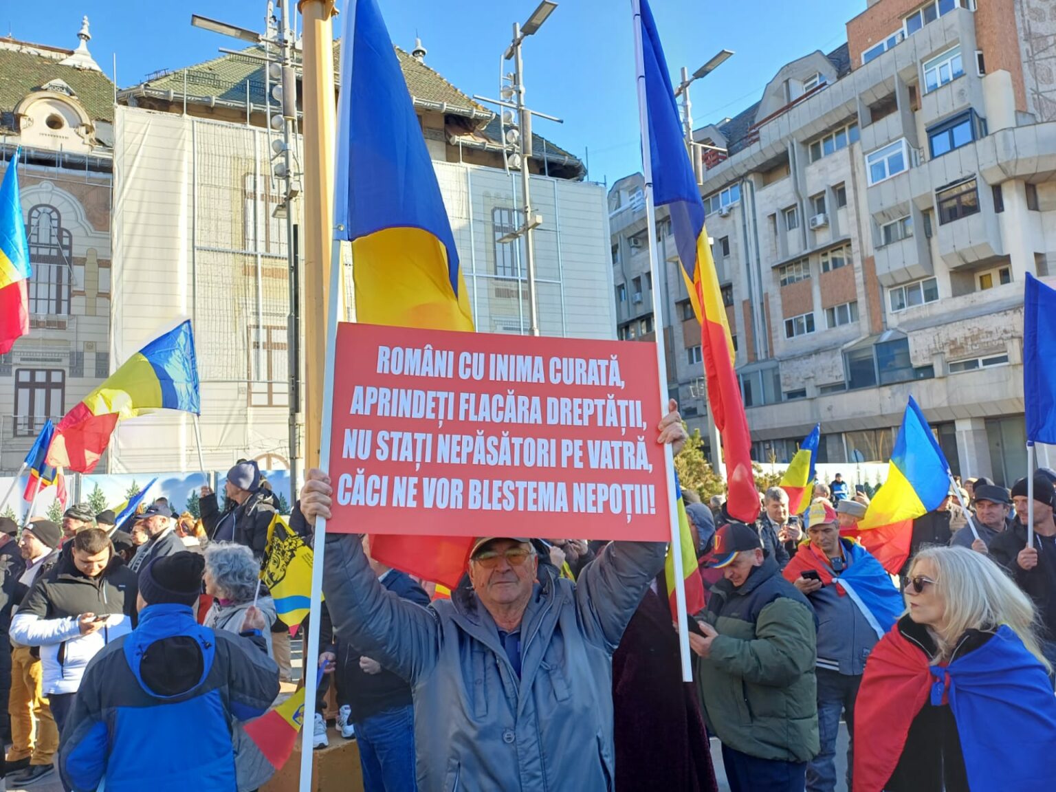 protest aur craiova foto 1 - Jurnalul Olteniei – Știri din Craiova și Oltenia