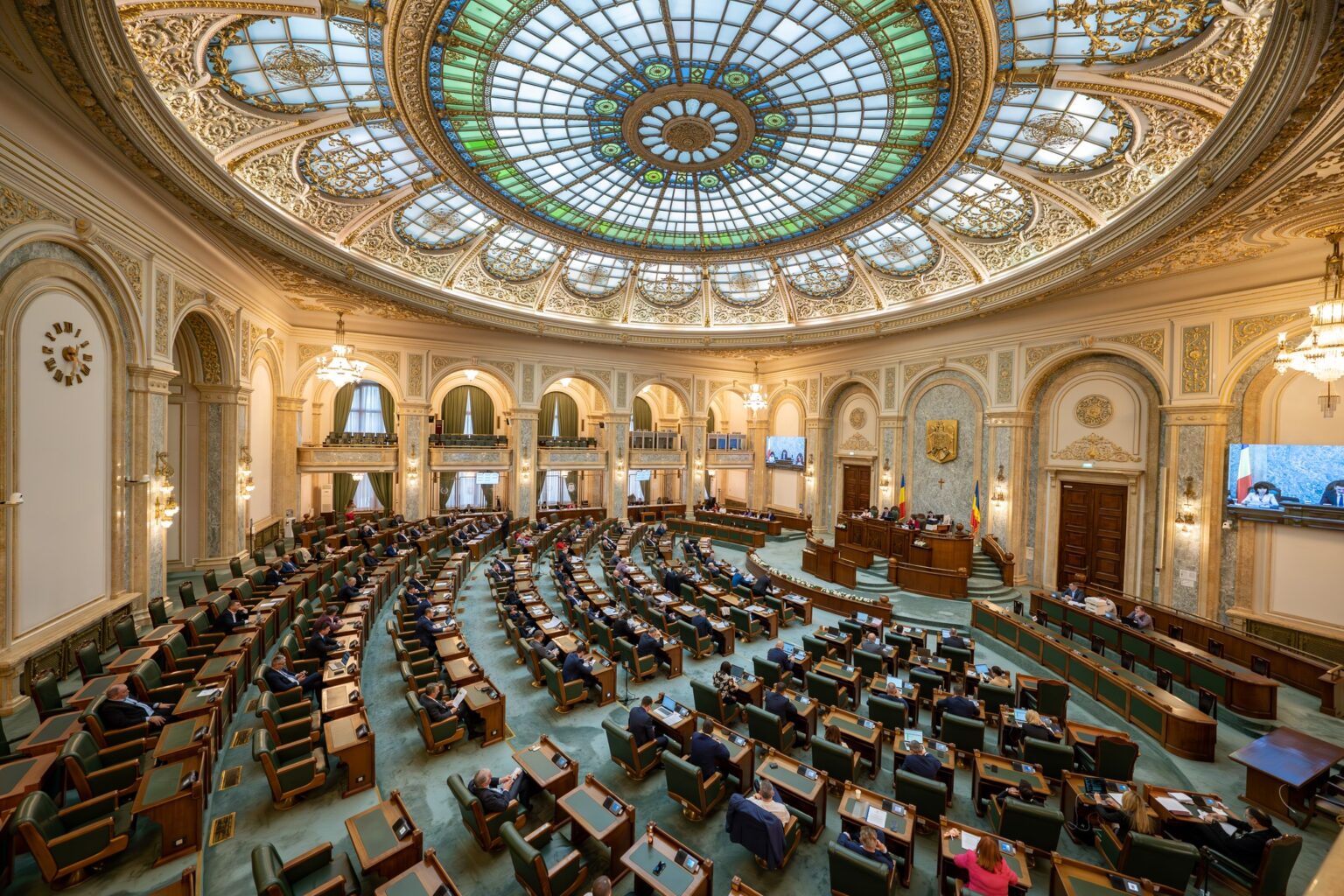 Foto: Facebook/ Senatul României