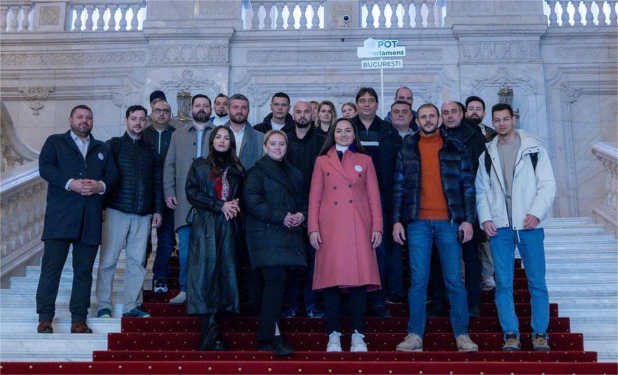 Foto: Facebook/Partidul Oamenilor Tineri