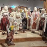 Foto: Secvență rituală destinată Zilei de 24 Iunie – Sânzienelor și Artei cămășii cu altiță. Facebook/ Muzeul Olteniei