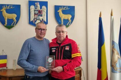 foto: Cosmin Popescu, președintele CJ Gorj , Sabin Cornoiu, președintele Salvamont România