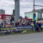 Protest în Alaska la sosirea lui Putin. Foto: captură video/ Facebook/ Meanwhile in Ukraine