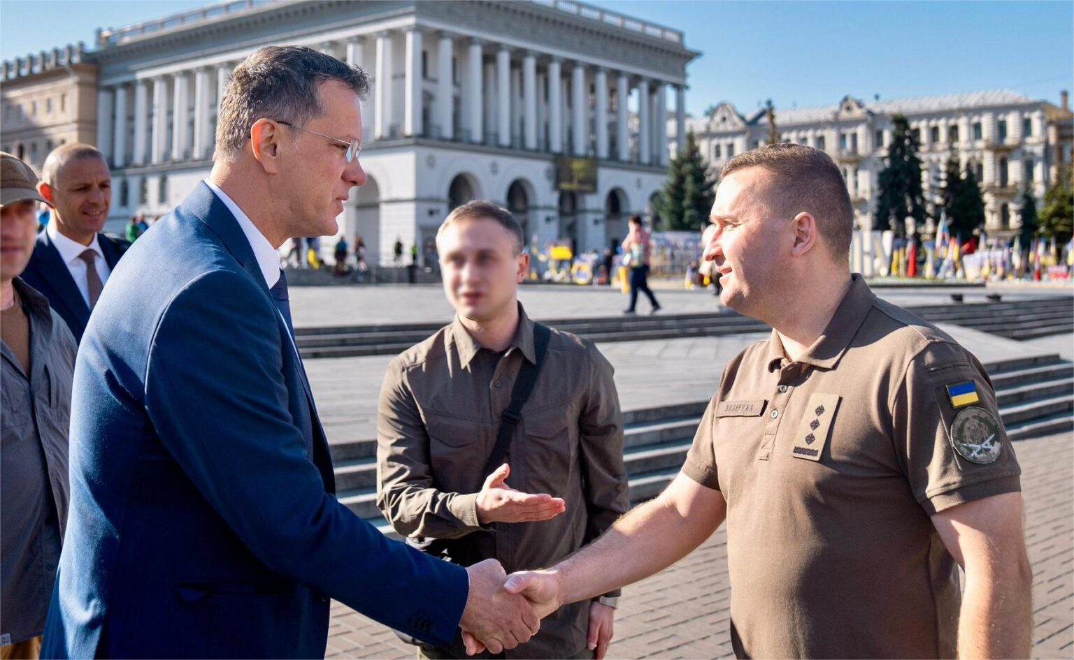 Ministrul Apărării, vizită în Kiev. Foto: Facebook/ Ionuț Moșteanu675_n - Jurnalul Olteniei – Știri din Craiova și Oltenia Ministrul Apărării, vizită în Kiev. Foto: Facebook/ Ionuț Moșteanu