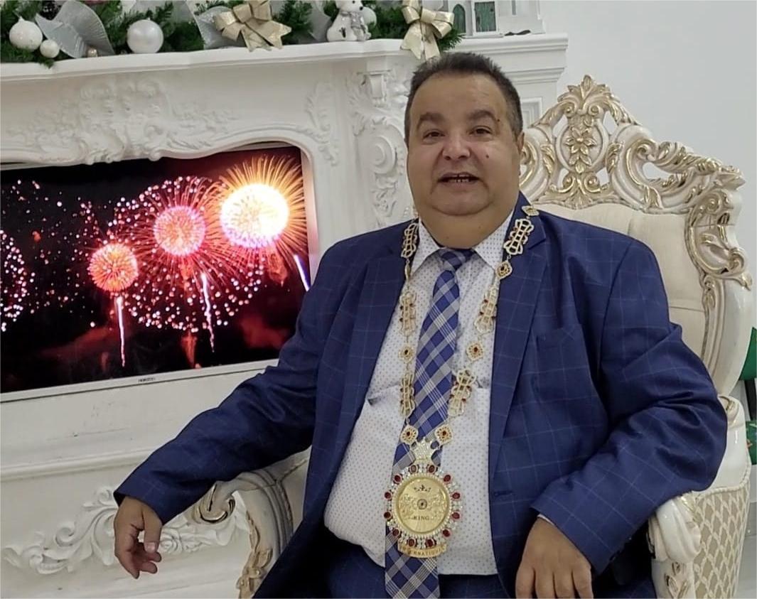 Dorin Cioabă își prezintă studiile și ironizează clasa politică