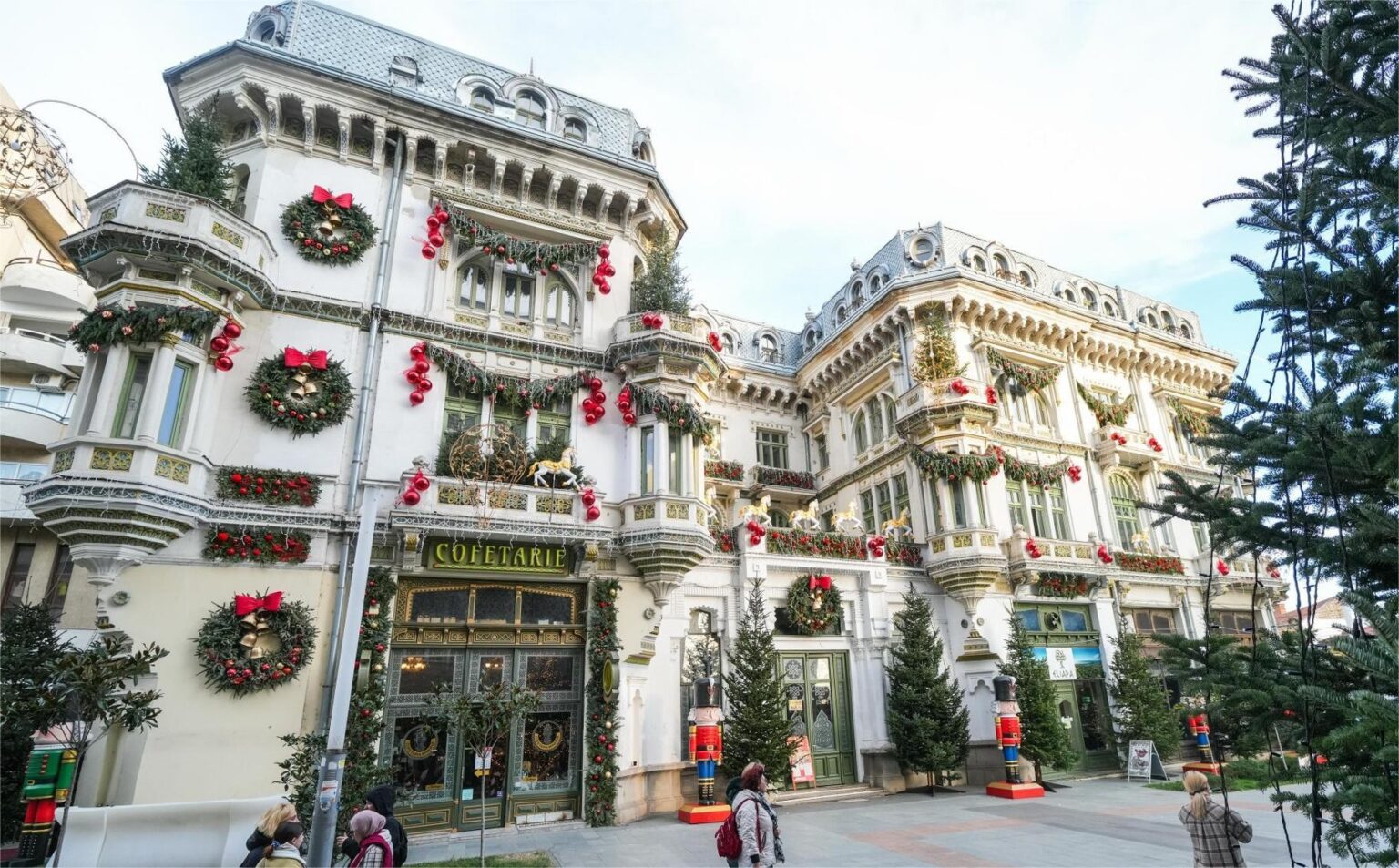 Hotelul Minerva – atracție pentru turiștii care vizitează Târgul de Crăciun. Foto: Facebook/ Primaria Municipiului Craiova