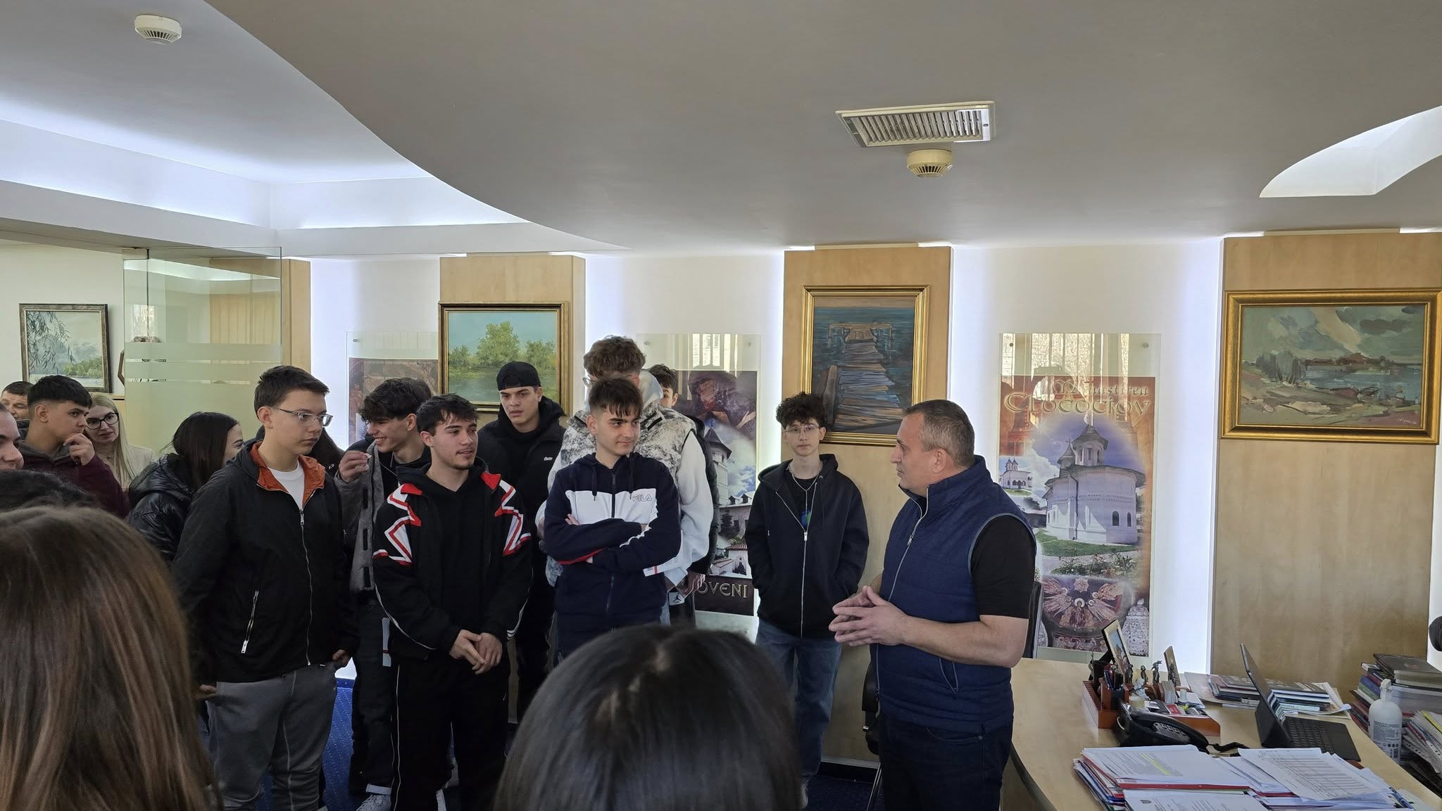 Ce întrebări au avut liceenii despre proiectele importante din județul Olt?