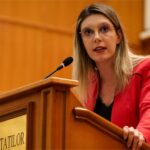 Senatorii PSD votează moțiunea împotriva Dianei Buzoianu