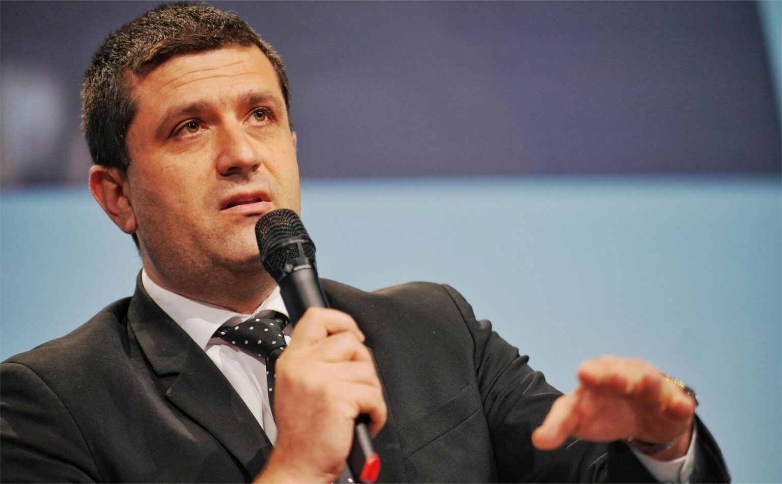 Ministrul Economiei atacă dur Avioane Craiova