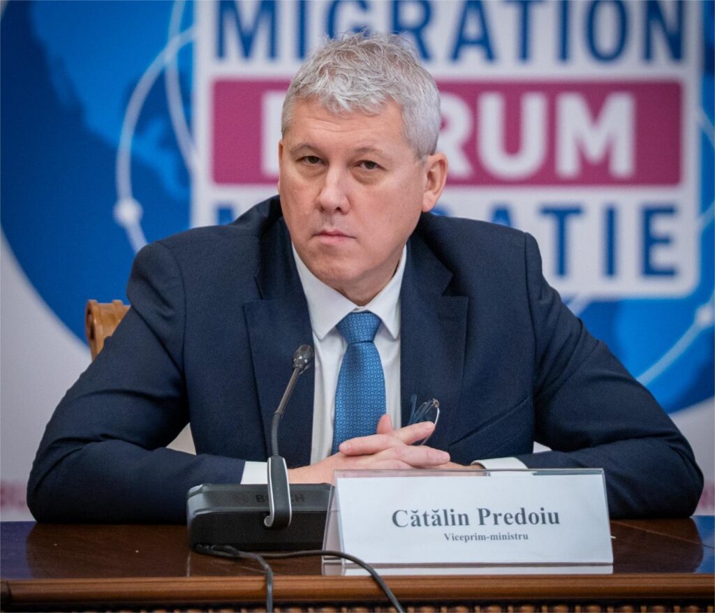 Încă două moțiuni AUR, împotriva a doi miniștrii-cheie