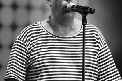 Solistul trupei Timpuri Noi, Adrian Pleșca.