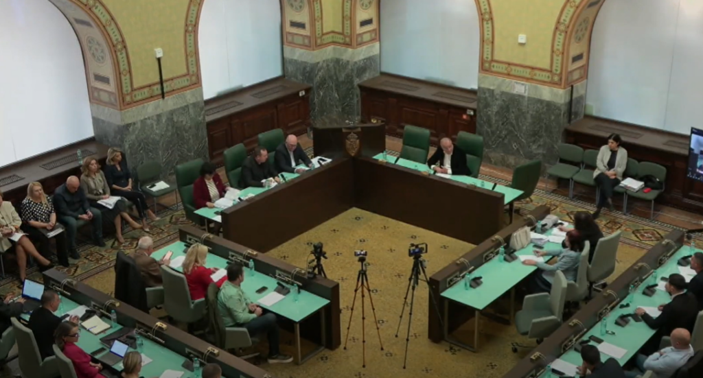 Centrală fotovoltaică la Craiova Încă un pas către realizarea proiectului - Jurnalul Olteniei – Știri din Craiova și Oltenia Centrală fotovoltaică la Craiova. Încă un pas către realizarea proiectului și un bonus de 35 de milioane de lei