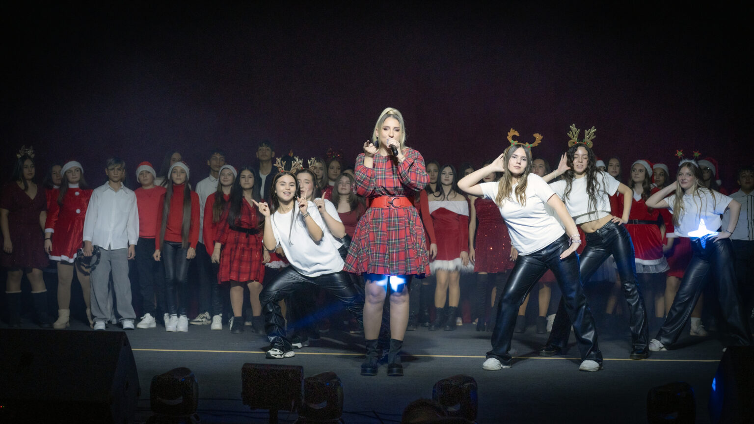 copii concert crăciun drăgăneşti-olt - Jurnalul Olteniei – Știri din Craiova și Oltenia O comunitate unită, la Drăgăneşti-Olt: Școală, părinți și autorități