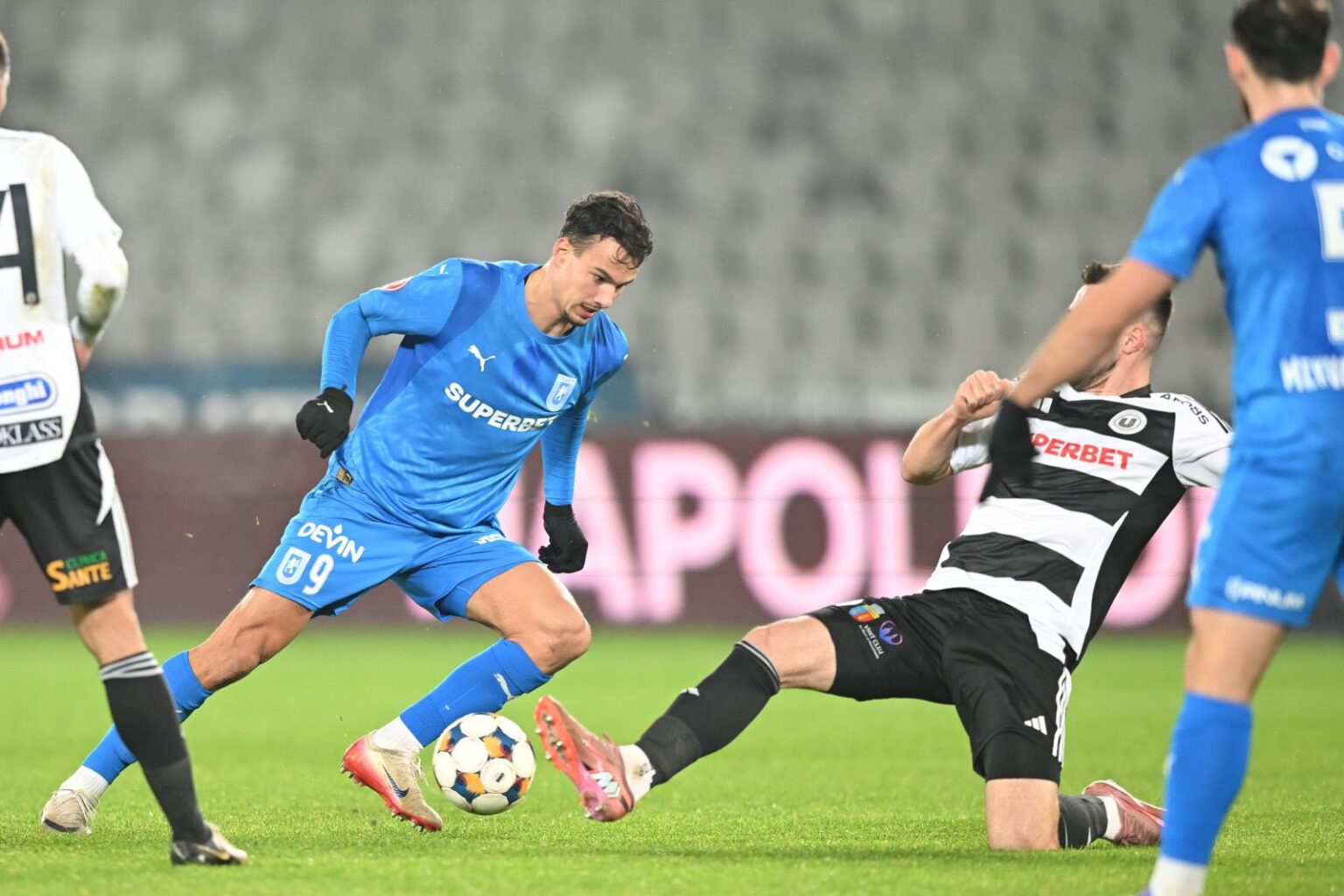 Universitatea Craiova egal la U Cluj acasa