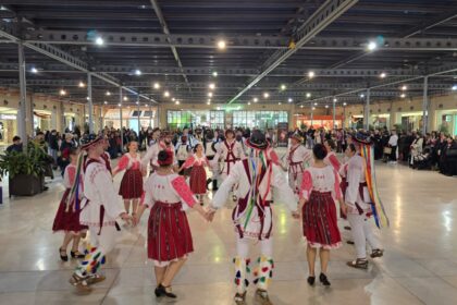Călușul oltenesc - senzație în Italia: tradiții din Oltenia, dans și spectacol