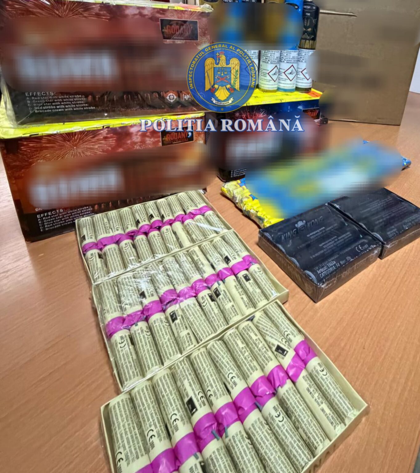 Craiova: Prins cu 25 kilograme de articole pirotehnice