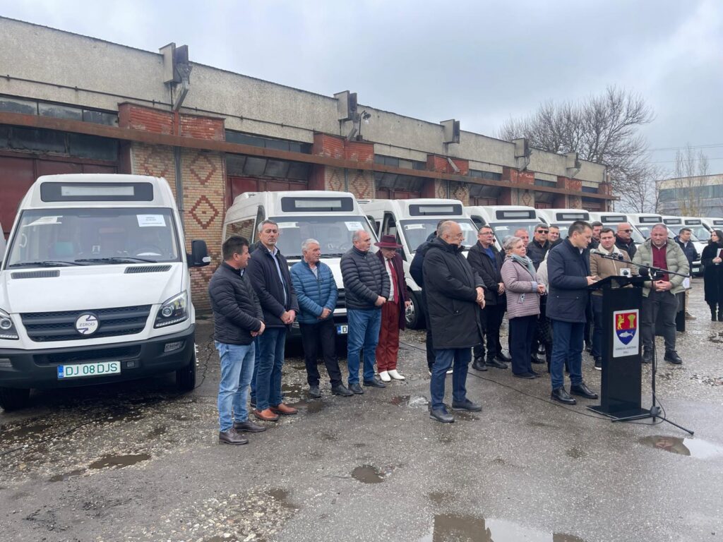 Microbuze școlare electrice - Jurnalul Olteniei – Știri din Craiova și Oltenia Microbuze școlare electrice