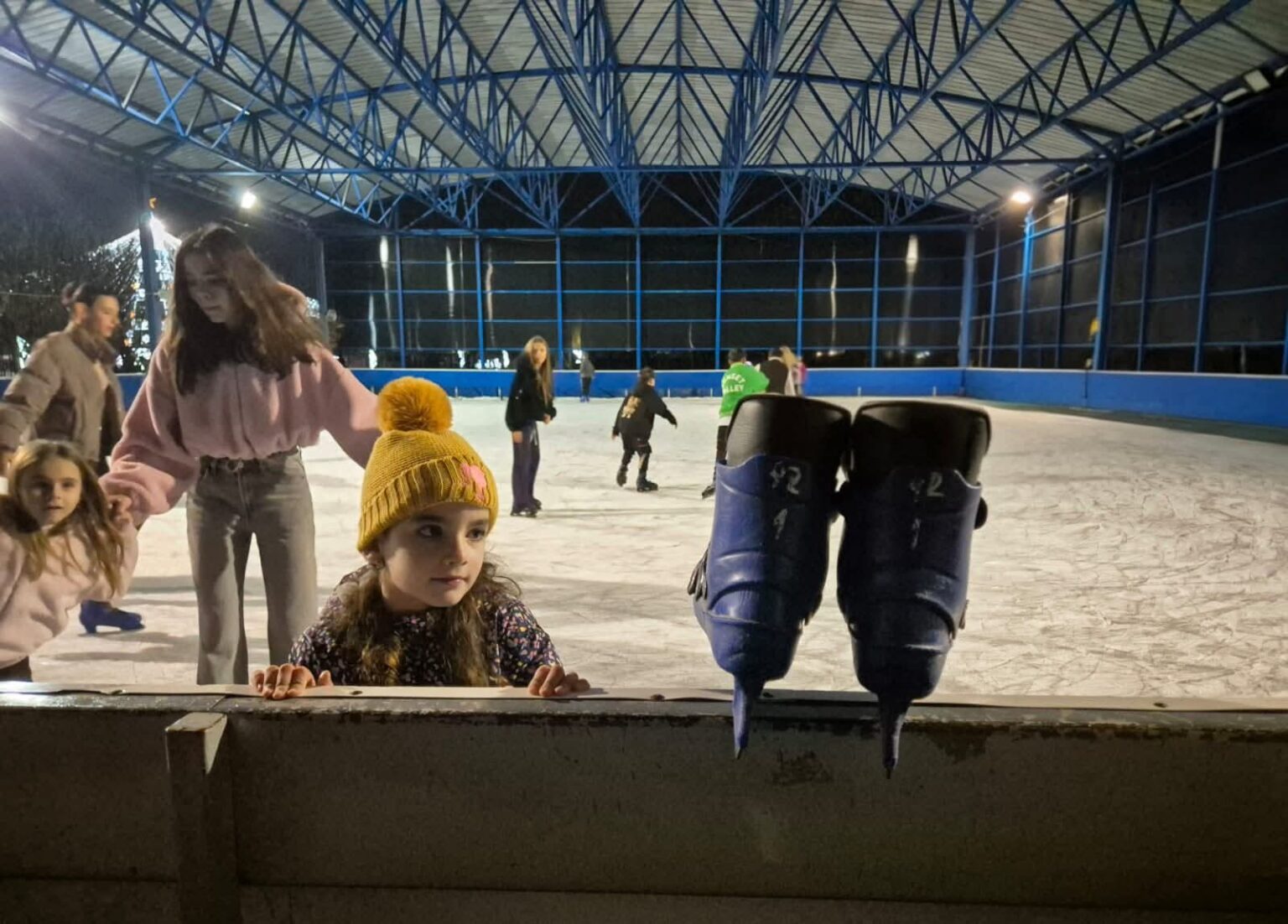 Patinoarul din Drobeta Turnu Severin s-a deschis oficial