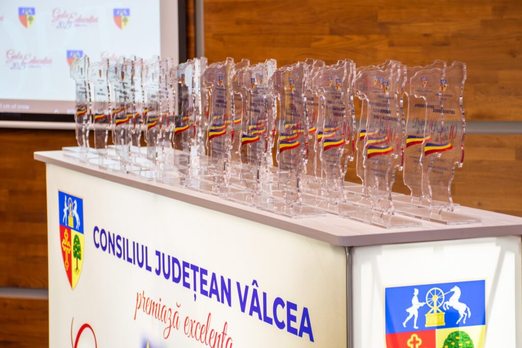 Vâlcea: elevii de 10, premiați la Gala Educației