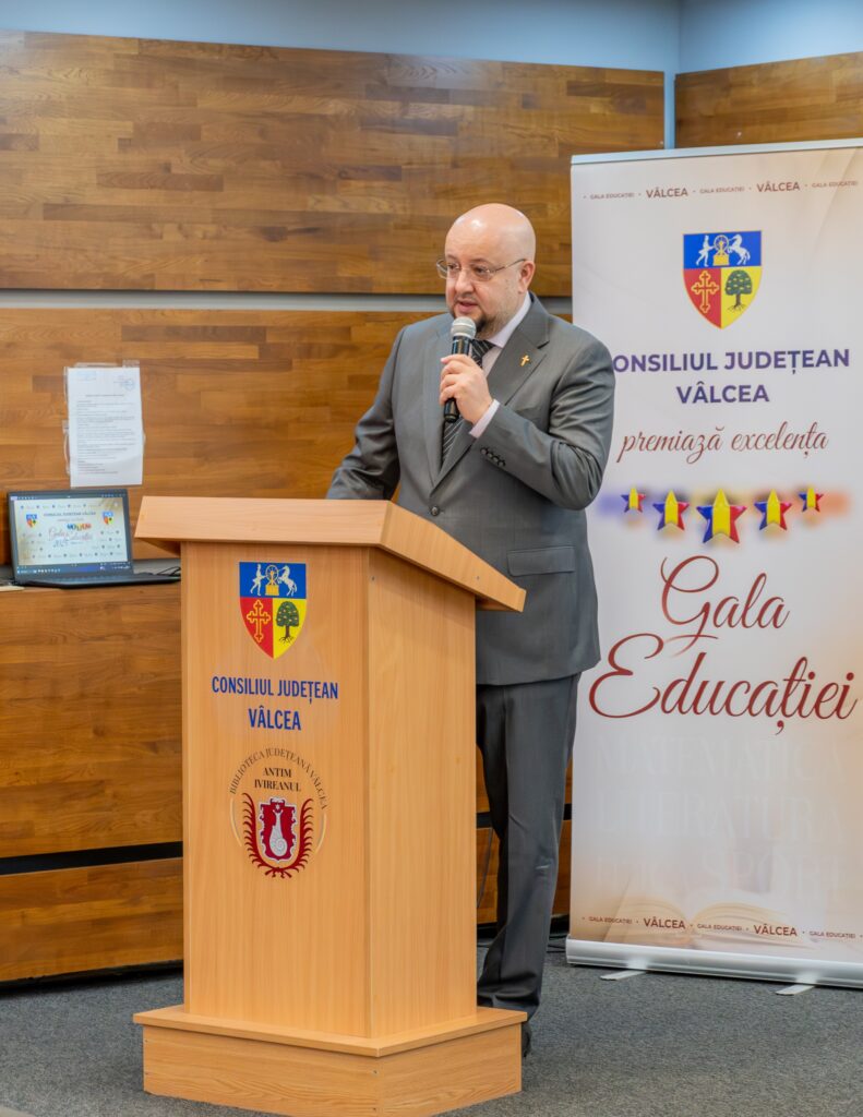 Vâlcea: elevii de 10, premiați la Gala Educației