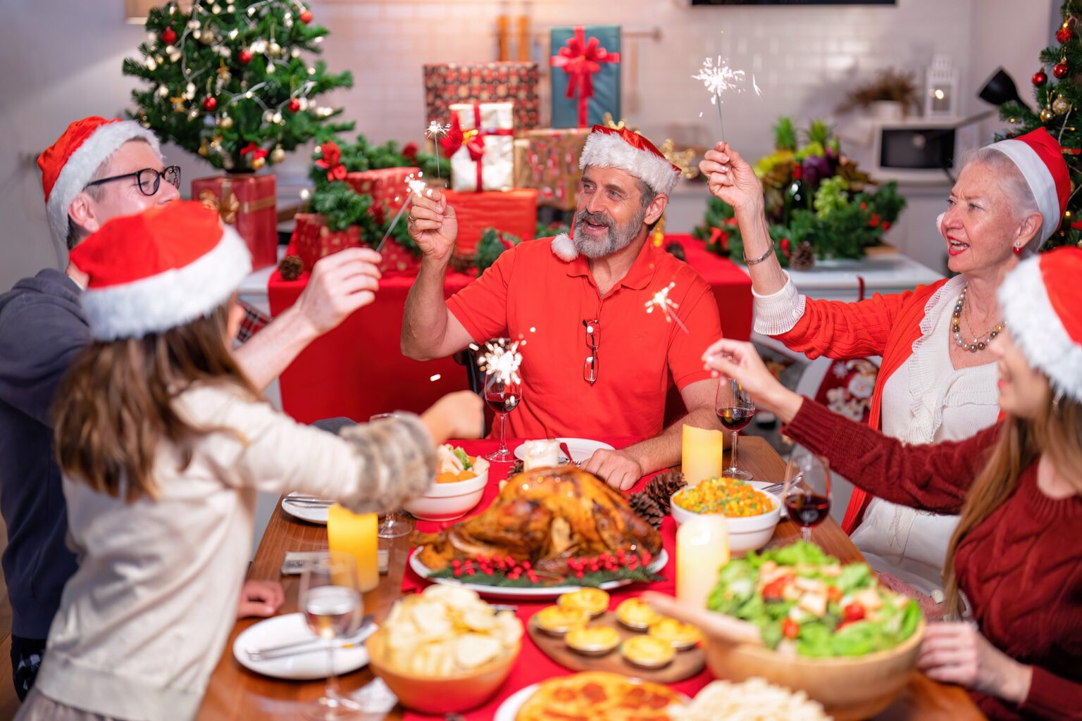 Ținuta perfectă de Crăciun: Pijamale sau rochie elegantă