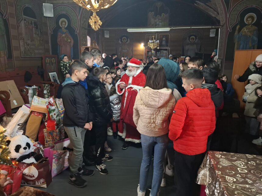 Crăciun solidar la Mischii: Rotary Club Craiova dăruiește