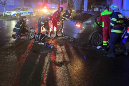 Tragedie la Corabia: Un tânăr de 18 ani a murit într-un grav accident pe DN 54. Mașina a intrat într-un stâlp