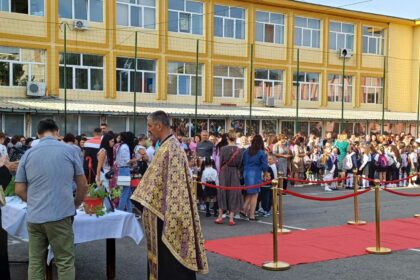 Zi liberă pentru părinți la începutul anului școlar