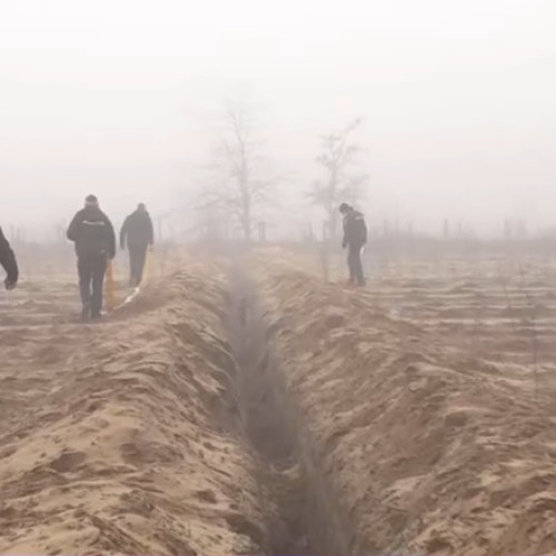 Jaf colosal în „Sahara Olteniei”: Tranșee de 2 km săpate manual pentru a fura conducte de irigații