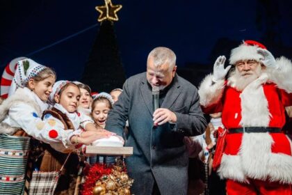 S-a dat start sărbătorilor de iarnă la Târgul de Crăciun din Severin