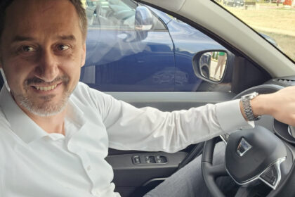 Mario De Mezzo, lăsat pieton după o cursă nebună cu mașina Primăriei. Prins cu 180 km/h pe Drumul Expres