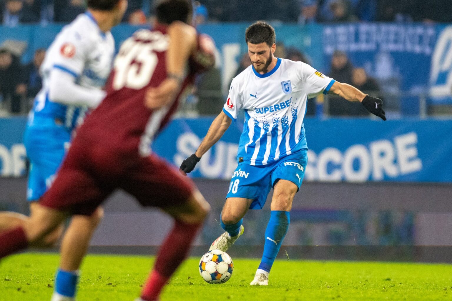 tudor baluta Universitatea Craiova - CFR Cluj 1-1 - Jurnalul Olteniei – Știri din Craiova și Oltenia tudor baluta Universitatea Craiova - CFR Cluj 1-1