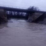 DJ 641, inundat în Pielești. Traficul este deviat