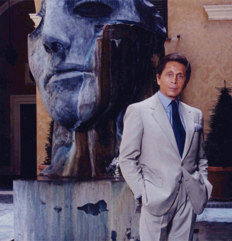 Valentino, legendarul creator de modă, a murit. Foto: Facebook/ Valentino Garavani