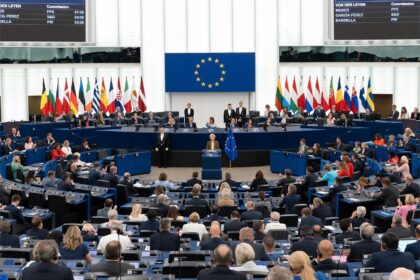 Parlamentul European suspendă acordul comercial cu SUA