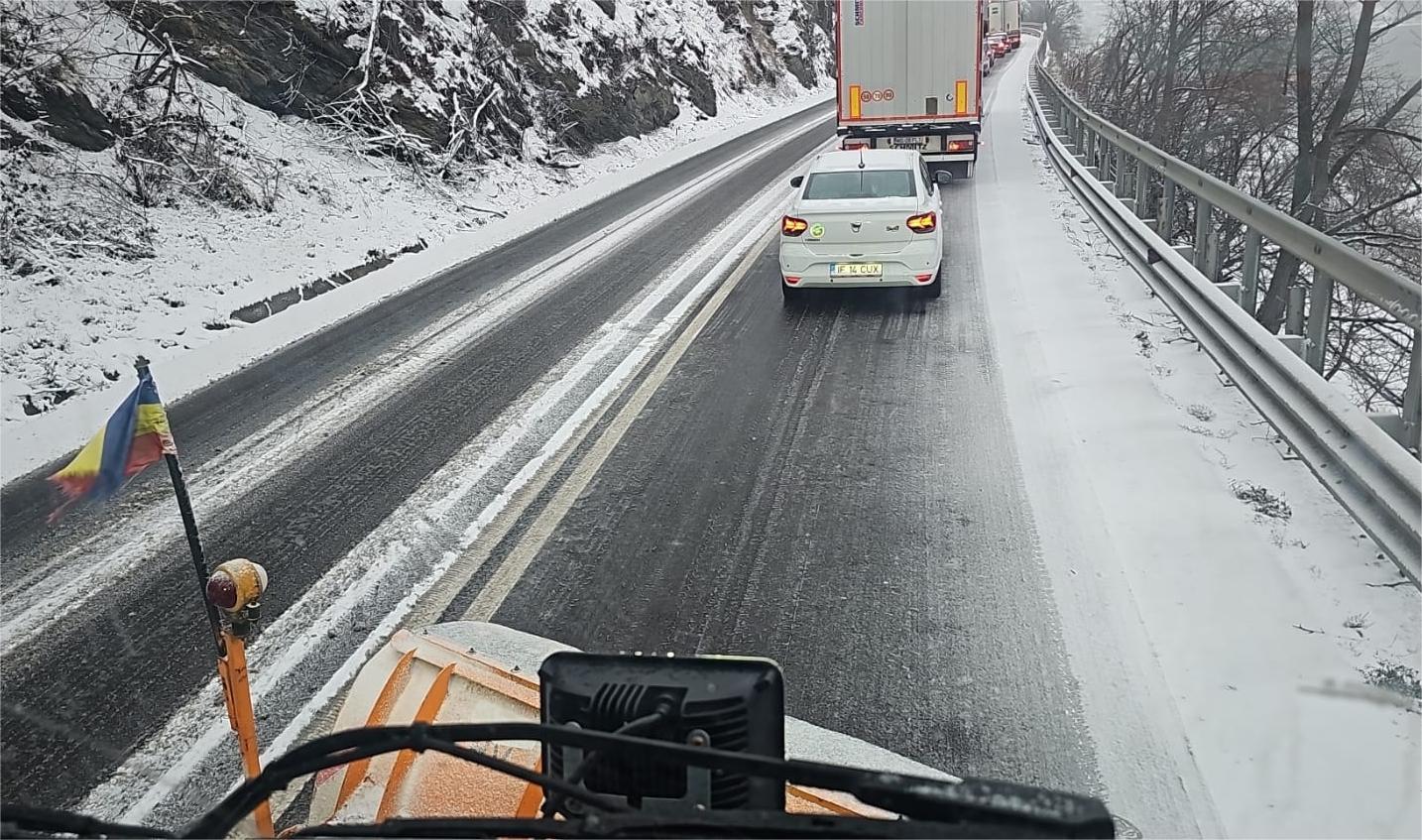 DRDP Craiova: Intervenții masive pe drumurile din Oltenia - Jurnalul Olteniei – Știri din Craiova și Oltenia DRDP Craiova: Intervenții masive pe drumurile din Oltenia