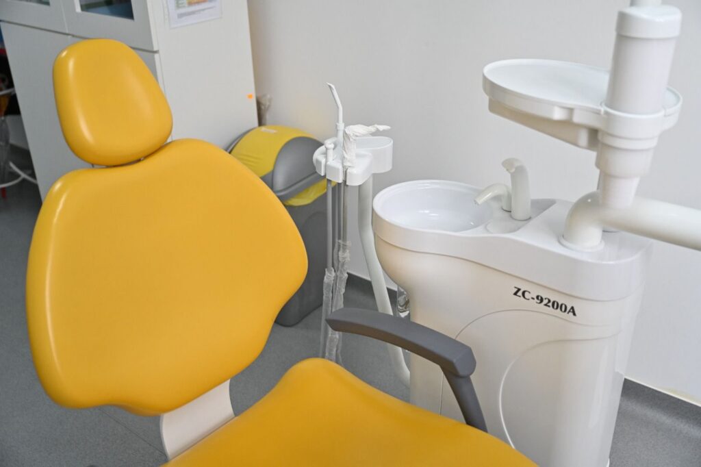 scaun stomato - Jurnalul Olteniei – Știri din Craiova și Oltenia Cabinet stomatologic școlar modern, la Severin